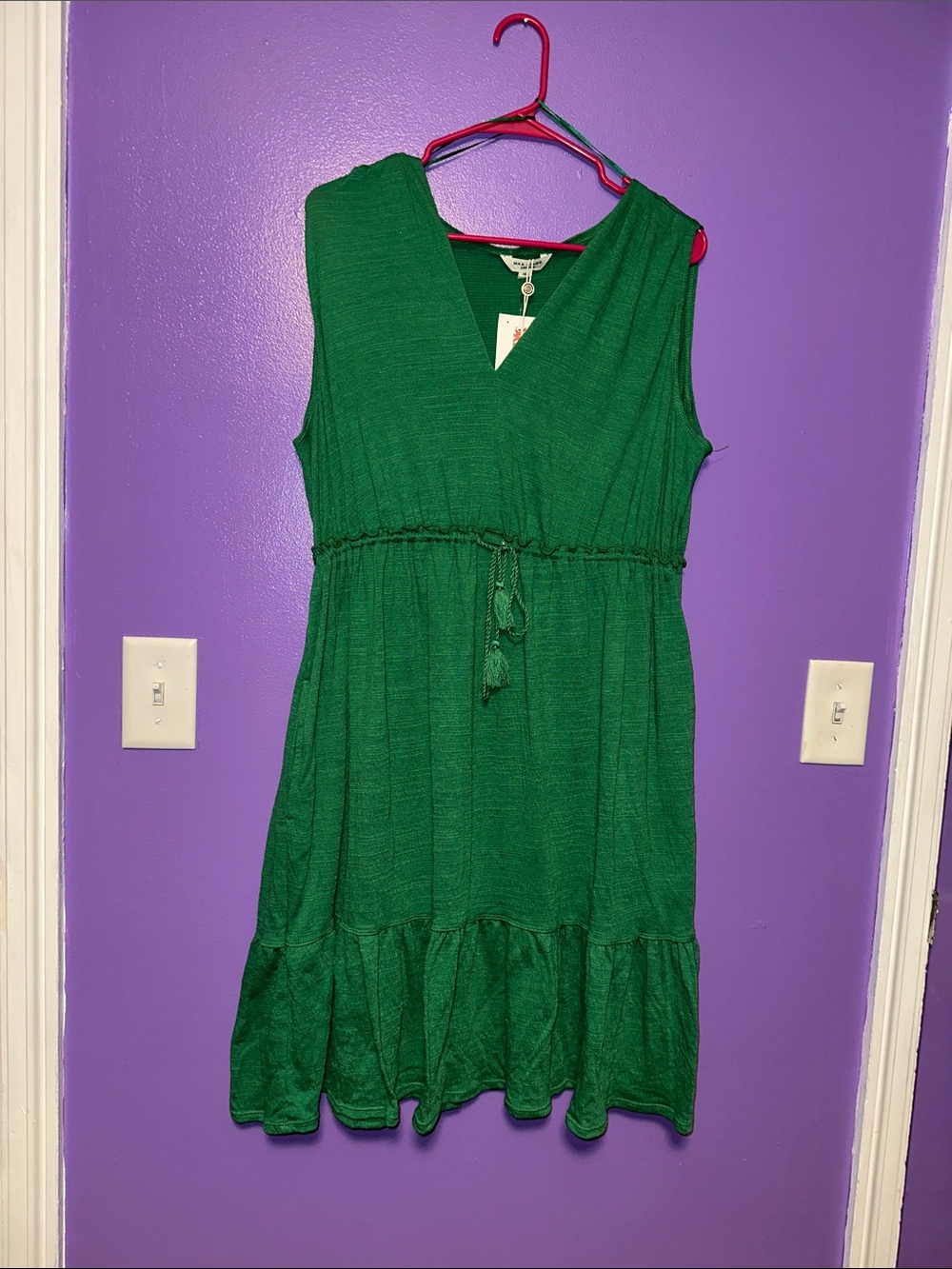 Max Studio Emerald Green Sleeveless Drawstring Waist Dress for women